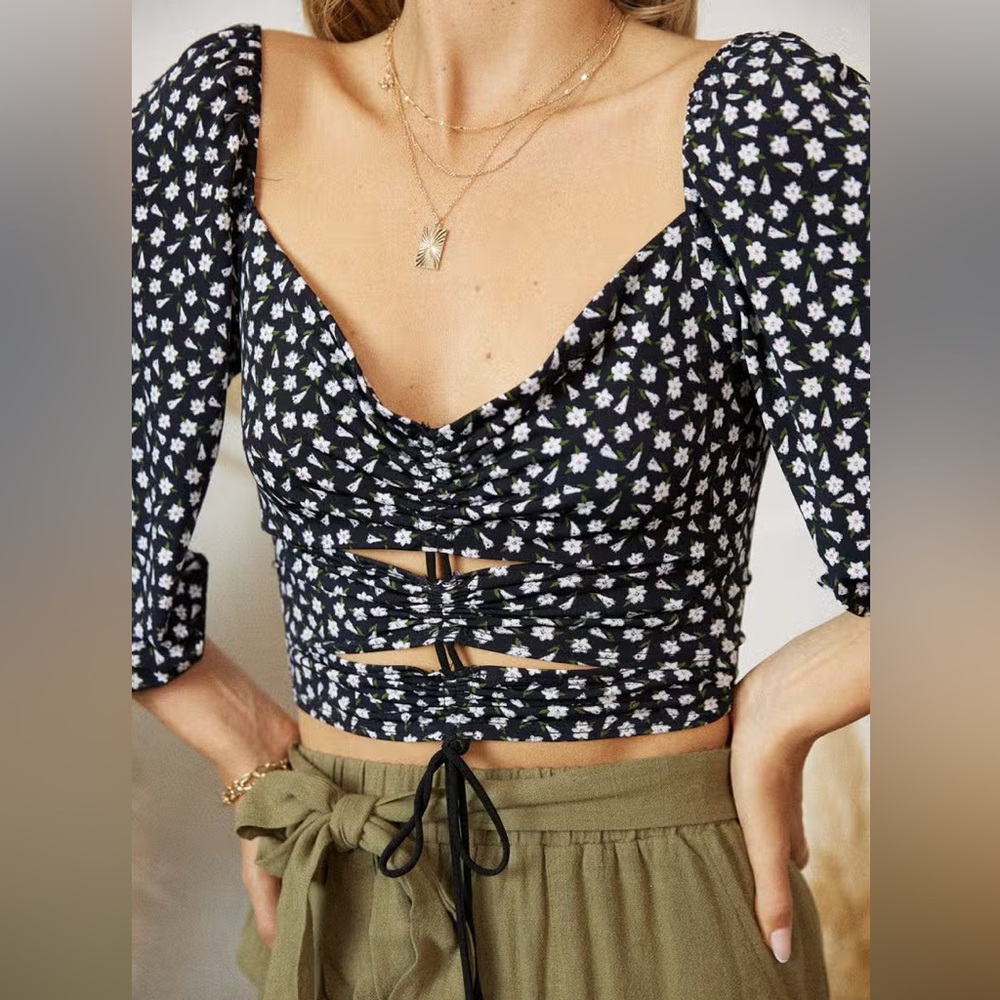 ENDLESS BLU FLORAL PRINT CUTOUT CROPPED BLOUSE ❤️NEW COLLECTION❤️